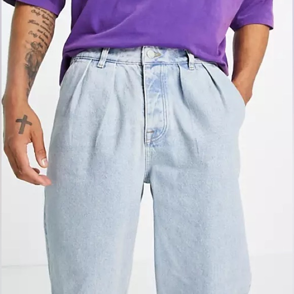 ASOS DESIGN Men Baggy Wide Leg Light Wash Blue Jeans - Picture 2 of 6